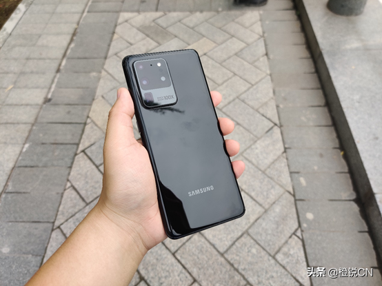 一年後，再看三星S20 Ultra：極致的硬體彌補不了拉垮的體驗