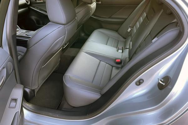 2022雷克薩斯IS 500搭載V8發動機，起步價57575美元，你會選擇嗎？