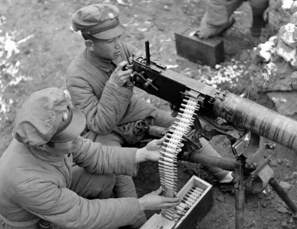 危急時刻,戰士憑藉一門自幼練成的絕技,奇蹟般地扭轉了戰局 危急時刻,戰士憑藉一門自幼練成的絕技,奇蹟般地扭轉了戰局