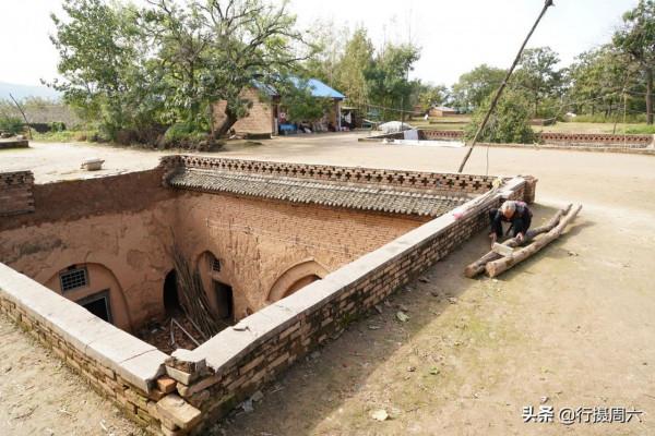實拍河南農村地坑院,大雨過後四處有陷阱,看人們生活成啥樣 實拍河南農村地坑院,大雨過後四處有陷阱,看人們生活成啥樣