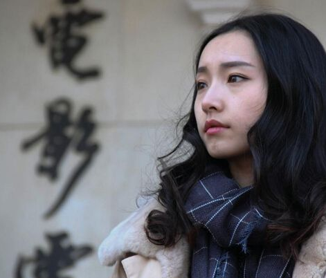 南京某大學音樂系考試，女生深情演唱，網友卻只關注&OpenCurlyDoubleQuote;大長腿&rdquo;