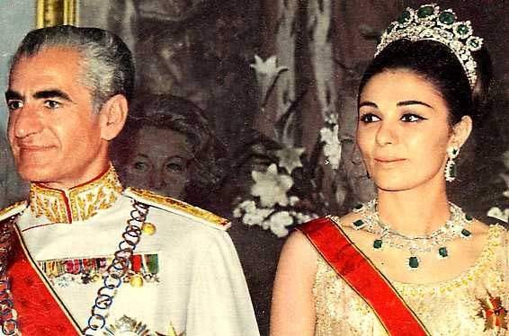 “伊朗玫瑰”法拉赫:王冠上鑲著60克拉粉鑽,晚年靠變賣珠寶為生 “伊朗玫瑰”法拉赫:王冠上鑲著60克拉粉鑽,晚年靠變賣珠寶為生