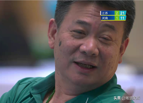 江蘇女排豪取三連勝，輸比賽的河南隊員並不失望，贏一局歡快慶祝