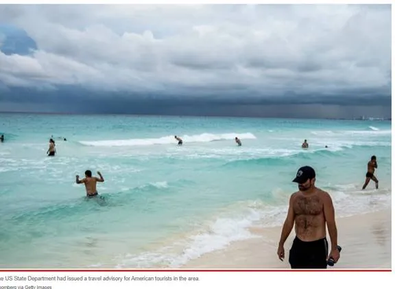 墨西哥坎昆突爆槍擊 5男子衝向海灘狂開槍 人們瘋狂尖叫逃命