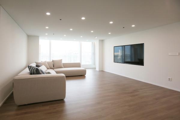 這對夫妻拒絕豪華裝修,使用大面積留白,效果清爽怡人,真高階 這對夫妻拒絕豪華裝修,使用大面積留白,效果清爽怡人,真高階