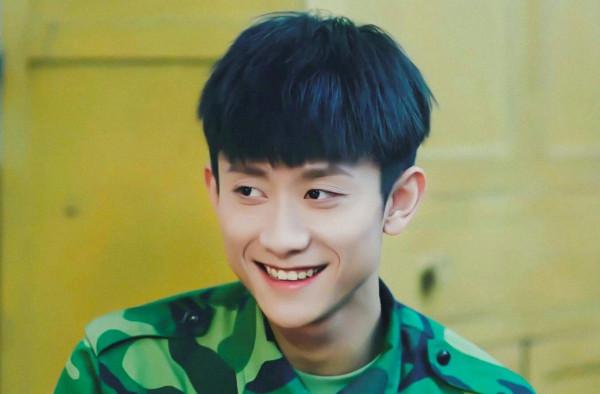 誰說內娛沒有“痞帥”男星？這4位男演員告訴你，什麼是花心的臉