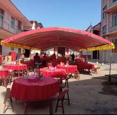 昨天晚上去親戚家吃結婚的酒席：很不錯