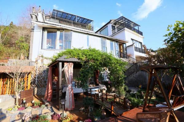 1年有150天住酒店，44次旅行，47次飛行！這江南女子怎麼做到的？