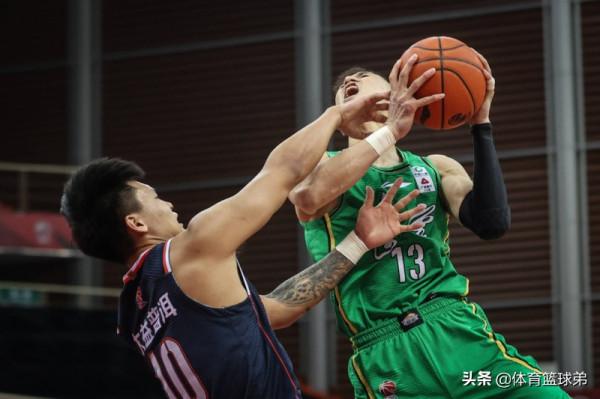 這次楊鳴必然奪冠,不僅郭艾倫已滿血,遼寧整體的進步也不小 這次楊鳴必然奪冠,不僅郭艾倫已滿血,遼寧整體的進步也不小