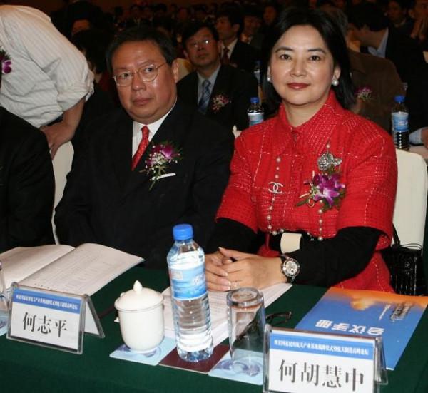 胡慧中的氣質真沒咋變，60多歲也不看出有皺紋，穿紅色看著挺洋氣