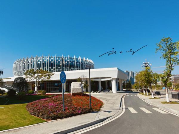 廣州與新加坡合作開發的新城，雖然遠離市中心，房價卻一路飛漲