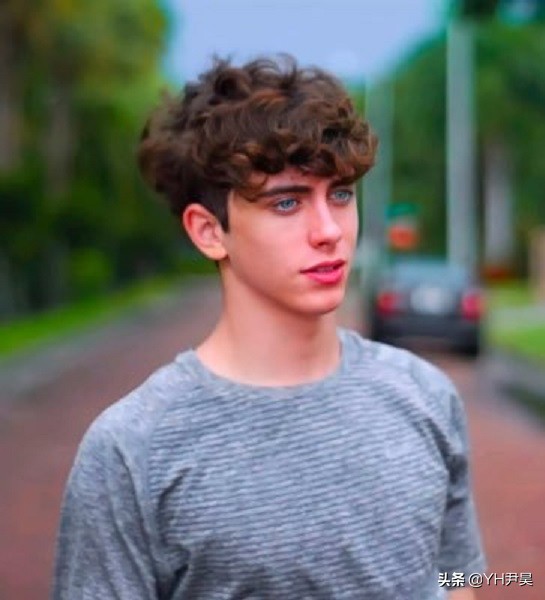 “他太帥了，請放過他”，美國網友的三觀有多奇葩？