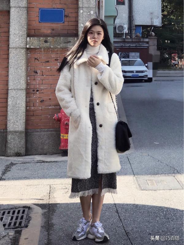 再也不用對長款羽絨服又愛又恨了！跟著博主這樣穿，精緻又洋氣