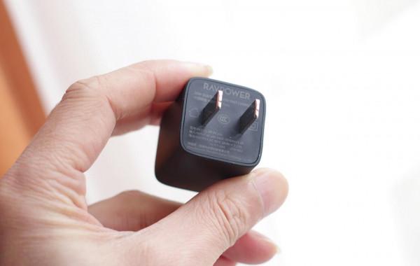 果粉看過來，為iPhone 13量身訂做的20W充電頭在這邊