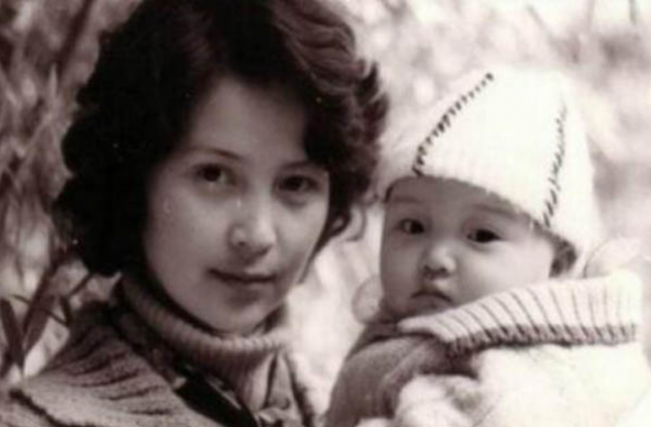 &OpenCurlyDoubleQuote;李小璐媽媽&rdquo;張偉欣：當年差點死在片場，女兒離婚成了她的痛