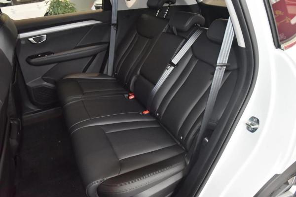 五菱星辰火了，6&period;98萬起配1&period;5T動力，軸距2750mm，專為工薪族打造