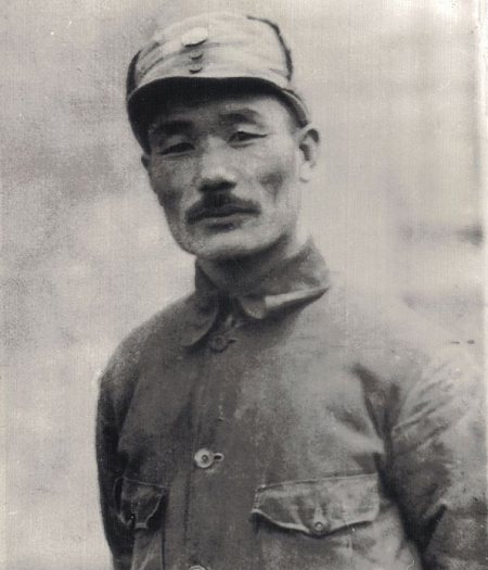 司令員下部隊暗訪,炊事員以為他是伙伕,讓其幫忙做飯,後來如何 司令員下部隊暗訪,炊事員以為他是伙伕,讓其幫忙做飯,後來如何