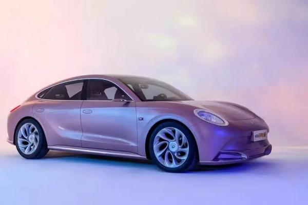 跳燈+大溜背！尤拉閃電貓量產版諜照流出，零百3.5秒