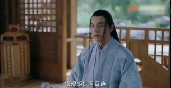 李易峰水桶腰醒目、許凱腫成胖頭魚，顏值再高，發福了也別演古偶