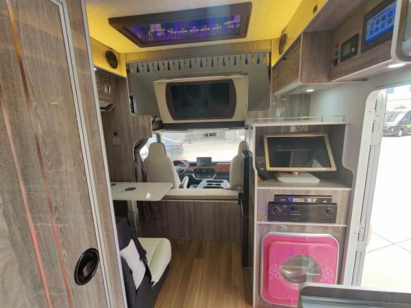 輕卡房車,上汽躍進H500底盤打造,給你一個移動的家 輕卡房車,上汽躍進H500底盤打造,給你一個移動的家