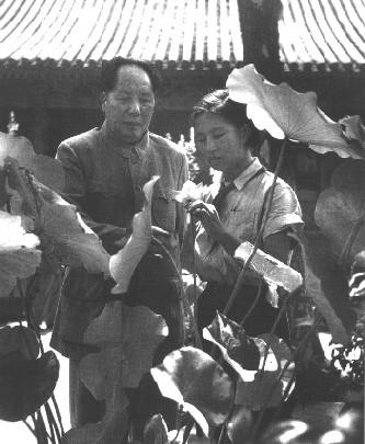 李訥離婚後首見父親，毛主席視力下滑心疼落淚：讓爸爸摸摸娃的臉