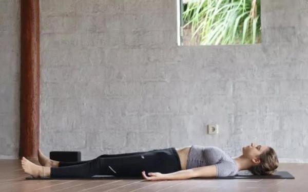 一套力量瑜伽讓你越來越瘦，減掉小肚腩