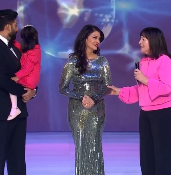 印度美人艾西瓦婭：產後胖成大嬸被罵，10歲女兒繼承了她的大眼睛