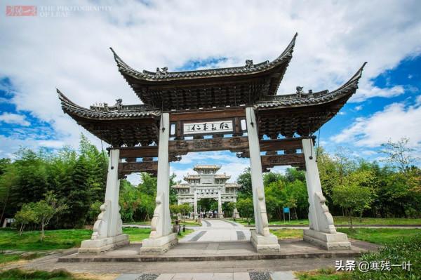 浙江一小鎮有著國內數量最多、規模最大牌坊群，它的歷史讓人驚訝