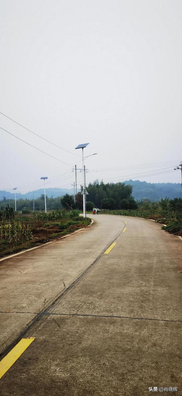 飛天山徒步，竟誤入桃源深處