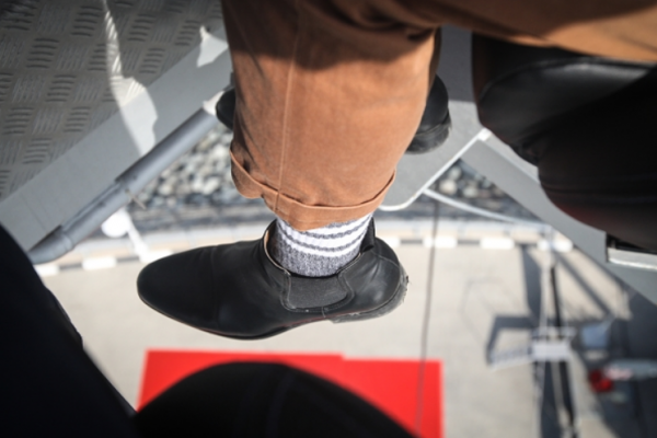 飯前籤“生死狀”,上吊半空,遊客:媽媽,我吃上天了 飯前籤“生死狀”,上吊半空,遊客:媽媽,我吃上天了