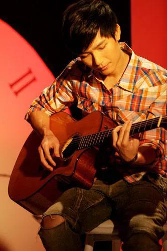 14年前，那個用才華打敗資本黑幕的陳楚生，才是永遠的神