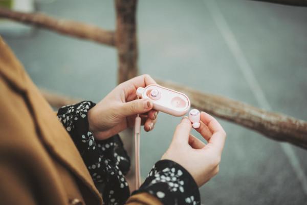 我的隨身“膠囊聽”:楓笛SR-BH40真無線耳機評測 我的隨身“膠囊聽”:楓笛SR-BH40真無線耳機評測