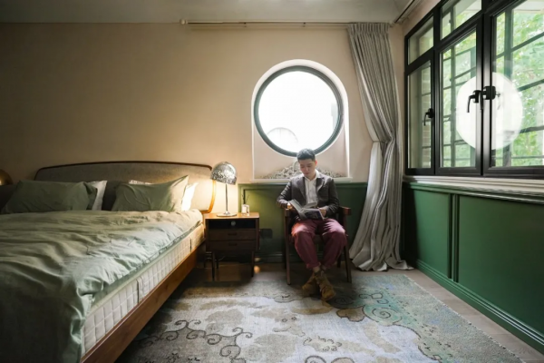 當一群高收入者決定不買房：30萬改造出租屋，一樣有歸屬感