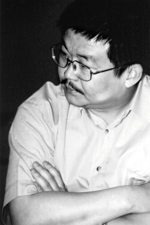 金融梟雄唐萬新，資產1200億，跌倒時拿不出256萬，入獄8年今如何