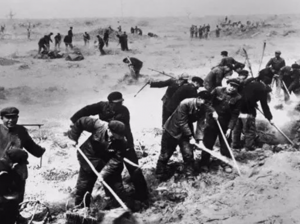 毛主席有多明智?成立新疆生產建設兵團,在荒漠中再造一個小江南 毛主席有多明智?成立新疆生產建設兵團,在荒漠中再造一個小江南