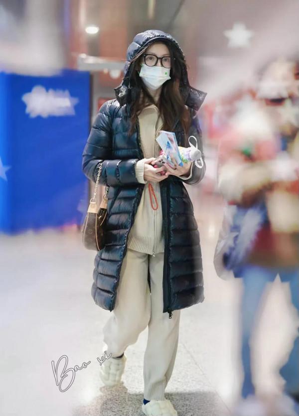 一週女明星機場私服穿搭，關曉彤、張子楓、劉雨昕、吳宣儀等