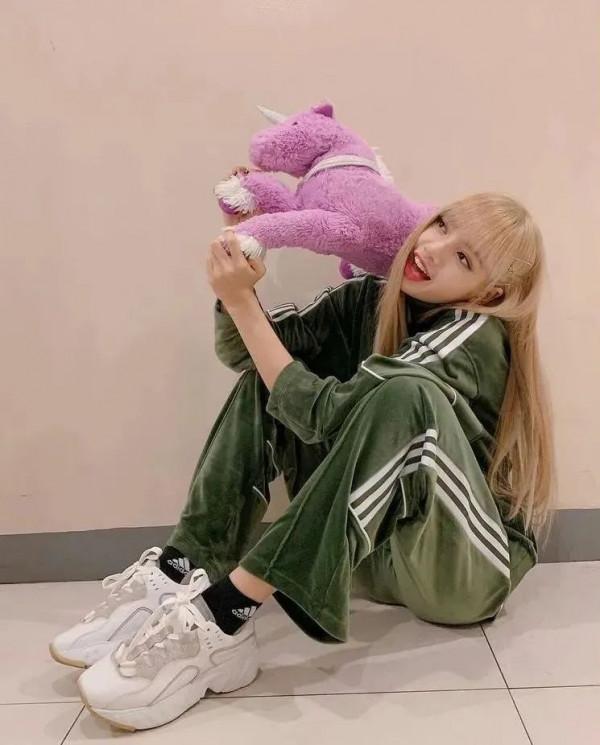 可惡,又被41歲的全智賢“裝”到了 可惡,又被41歲的全智賢“裝”到了