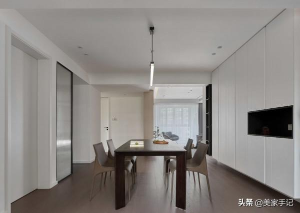 南京夫妻129㎡的家,堅持全屋打滿櫃子,效果不是一般的大氣實用 南京夫妻129㎡的家,堅持全屋打滿櫃子,效果不是一般的大氣實用