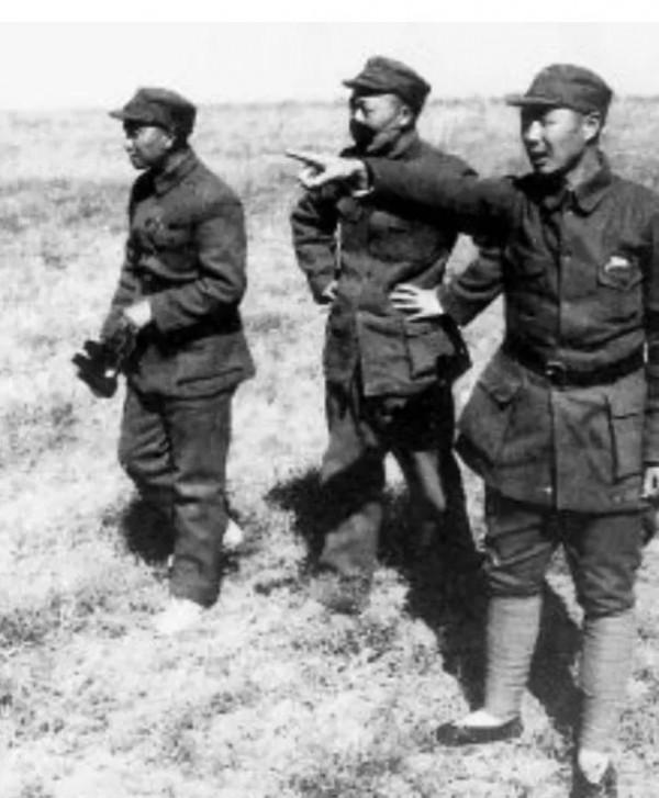 指揮打仗時得空寫小說,被人說不務正業,看肖克上將怎樣漂亮回懟 指揮打仗時得空寫小說,被人說不務正業,看肖克上將怎樣漂亮回懟