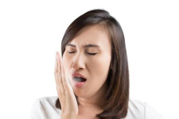 晚上睡覺時，嘴巴總是&OpenCurlyDoubleQuote;發乾&rdquo;？醫生：或許與這6個因素有關