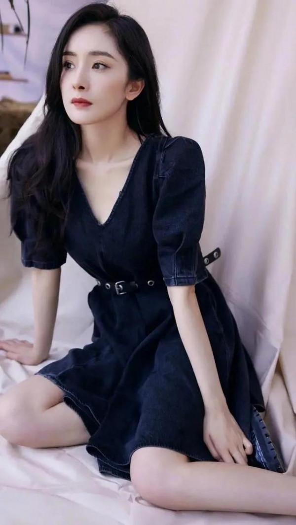 楊冪，太會穿了，每一張照片都好看