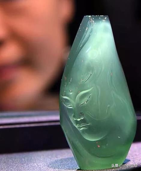 比帝王綠還值錢的「龍石種」翡翠！真的存在嗎？