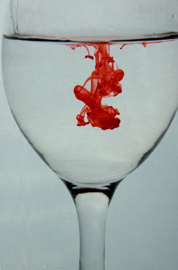 為什麼太平洋和大西洋間,會有明顯的分界線?難道海水不混合嗎? 為什麼太平洋和大西洋間,會有明顯的分界線?難道海水不混合嗎?