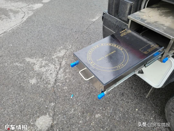 新款福特Pro房車來了,配2.2T柴油動力自動擋,6座設計廁所能變大 新款福特Pro房車來了,配2.2T柴油動力自動擋,6座設計廁所能變大