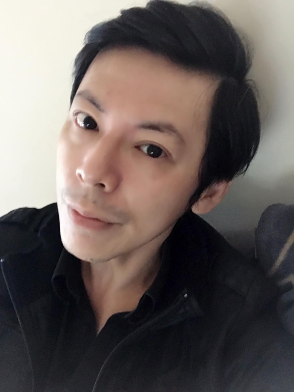 47歲男星退圈當保安!工作12小時不覺辛苦,皮鞋脫膠都捨不得扔 47歲男星退圈當保安!工作12小時不覺辛苦,皮鞋脫膠都捨不得扔