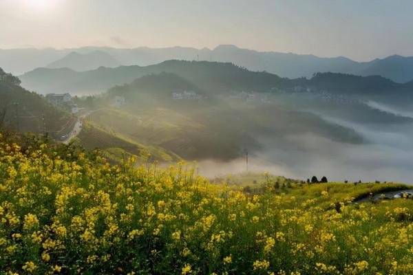 這些“雲端上”的古村落,正過著神仙般的日子,沿途就像走在畫裡 這些“雲端上”的古村落,正過著神仙般的日子,沿途就像走在畫裡