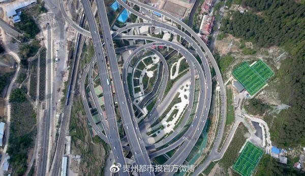 重慶立交橋究竟有多複雜？導航已經崩潰，專治不服的老司機