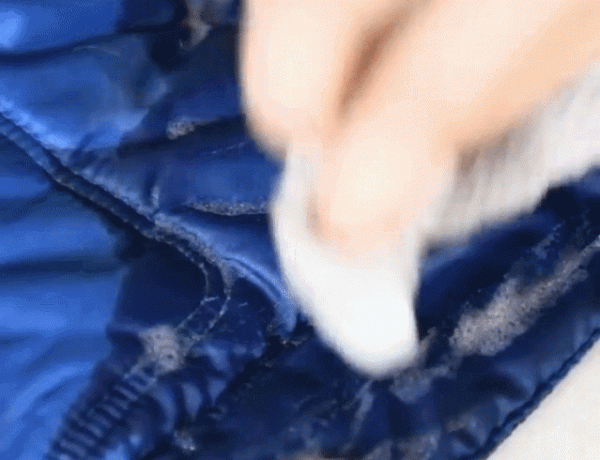 羽絨服越洗越薄怎麼辦？這樣清洗，輕鬆去除汙漬，省事又省力