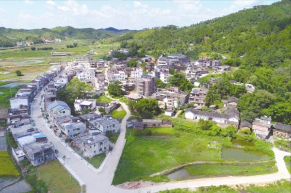 農民工大規模返鄉，農村勞動力迴流，小城鎮化發展或將迎來良機