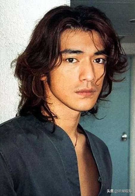 被“毀壞”的男神，有人“疑似整容”，有人“邋里邋遢”